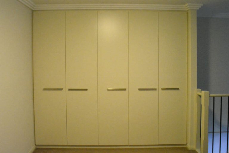 custom made Built in wardrobes. Custom made joinery and cabinet making.